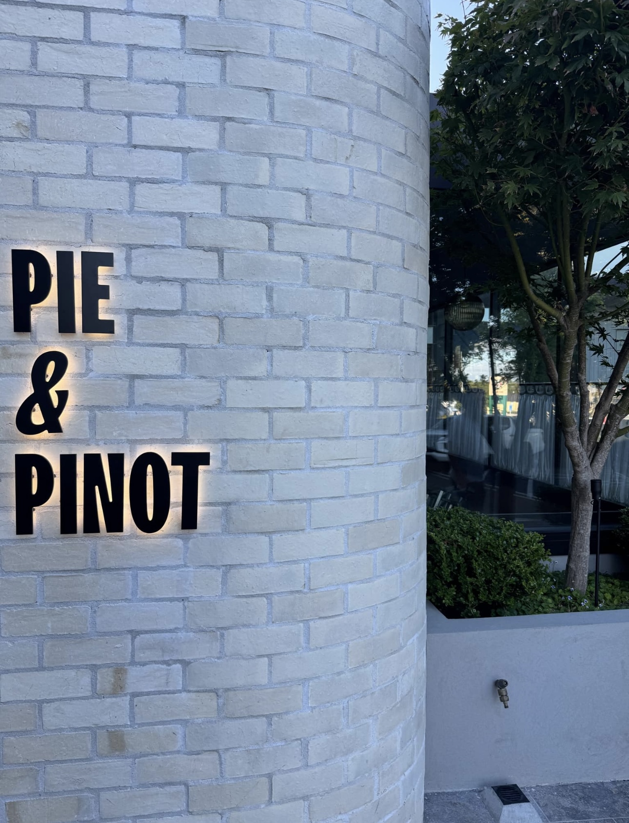 Pie & Pinot